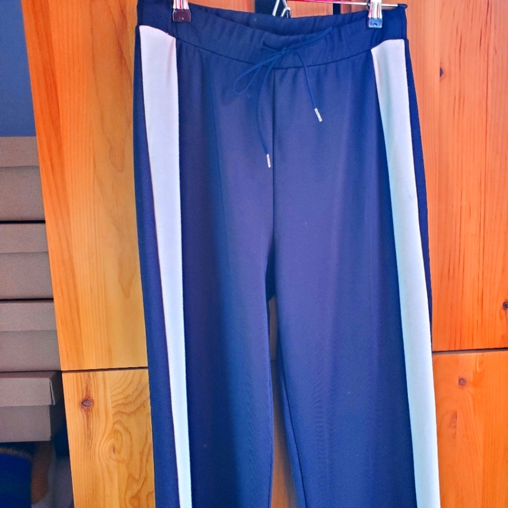 Oak & Fort Women's Navy With White Side stripesd Knit Pants Size Small